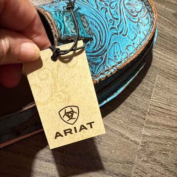 NWT Ariat Cruiser Brushed Turquoise Floral Embossed Loafers - Size 6.5 - Picture 8 of 9